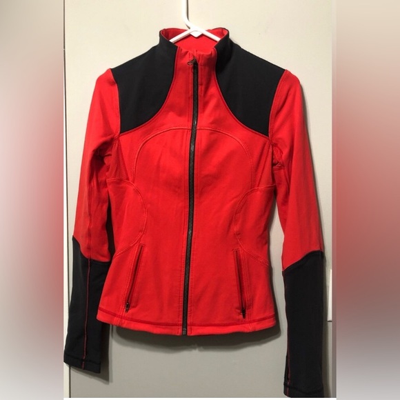 LULULEMON red women’s jacket size S/M. - Picture 2 of 6